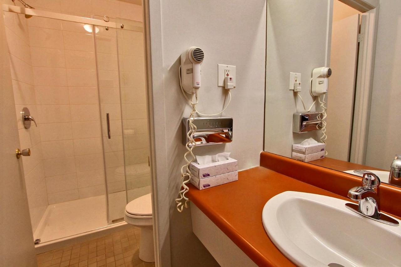 Hotel-Motel La Difference Sainte-Marie Екстер'єр фото