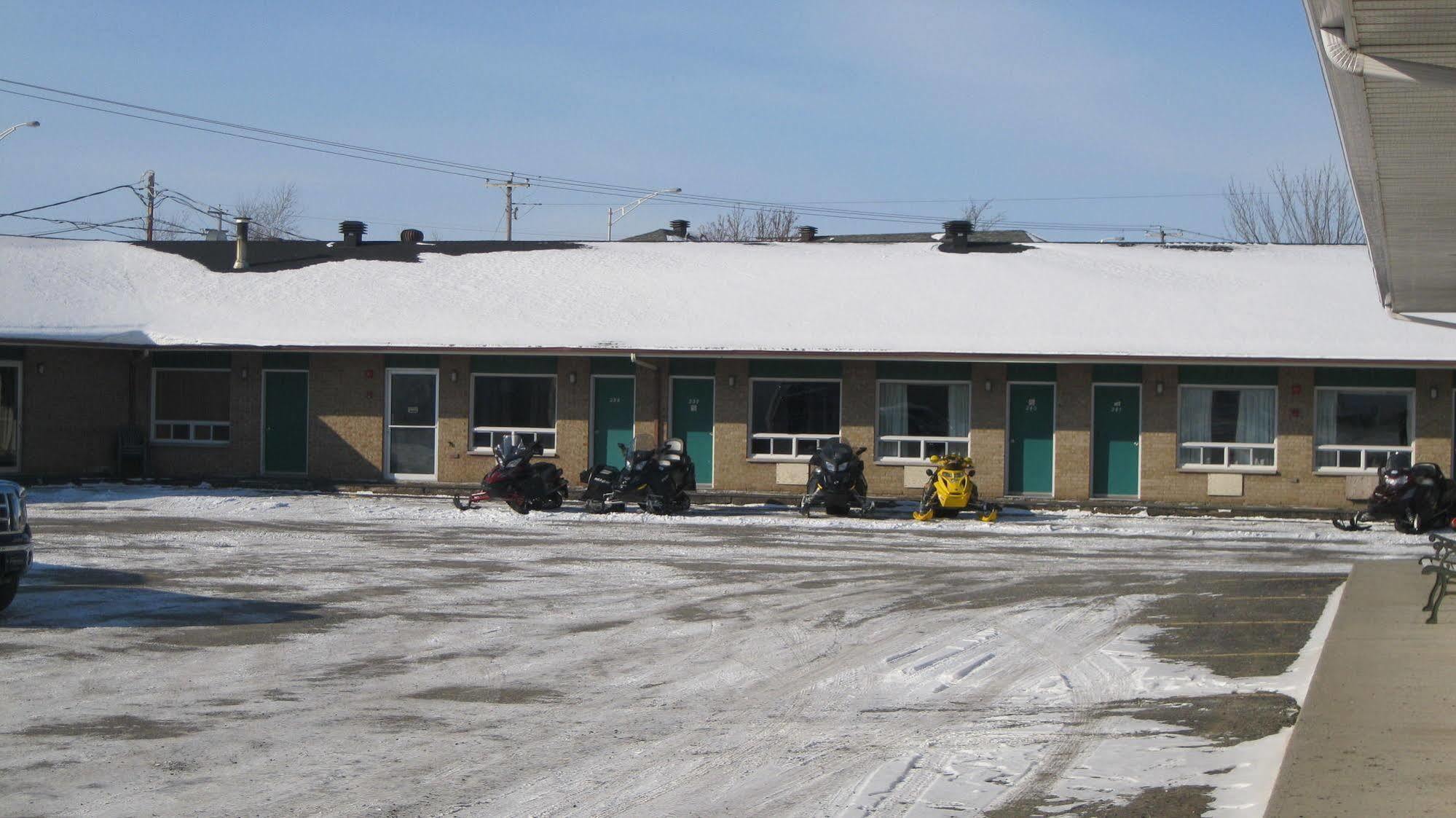 Hotel-Motel La Difference Sainte-Marie Екстер'єр фото